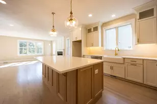 26 Thomas Mann Cir, Norfolk, MA 02056 - Photo 2