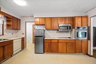 256 Worcester Rd, Barre, MA 01005 - Photo 2