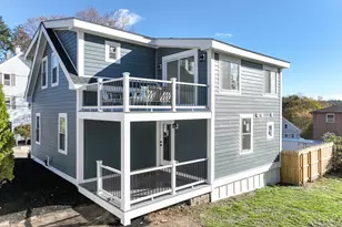 3 Arlington St, Amesbury, MA 01913 - Photo 16