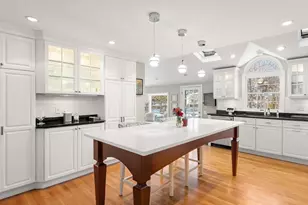 72 Columbine Rd, Milton, MA 02186 - Photo 2