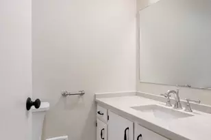 130 Fulton St, Boston, MA 02109 - Photo 12