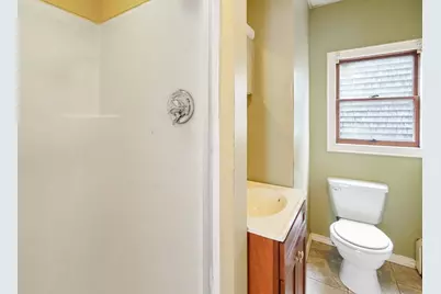 393 Pleasant St, New Bedford, MA 02740 - Photo 36