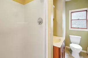 393 Pleasant St, New Bedford, MA 02740 - Photo 36