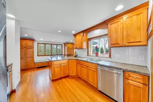 73 Waterhill St, Lynn, MA 01905 - Photo 2