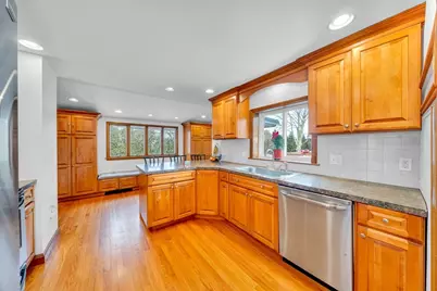 73 Waterhill St, Lynn, MA 01905 - Photo 2