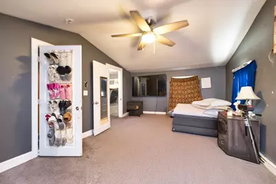 2106 Meridian St, Fall River, MA 02720 - Photo 8