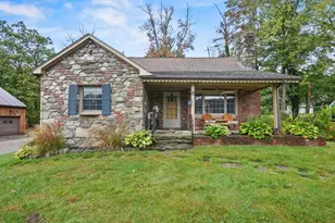 8 Beach Rd, Shrewsbury, MA 01545 - Photo 2