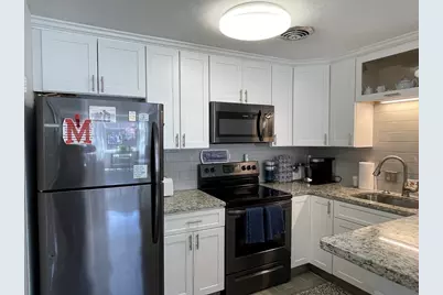 32 Whitman Rd #1-2, Waltham, MA 02453 - Photo 2