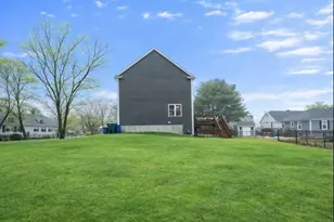 8 Patrick St, Attleboro, MA 02703 - Photo 32