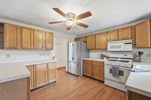 25 Greenhalge St, Tewksbury, MA 01876 - Photo 8