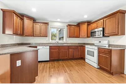 109 Meadow Creek Dr, Dracut, MA 01826 - Photo 16