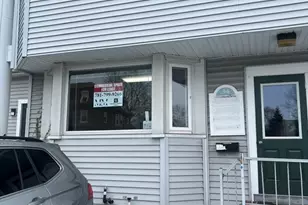 34 Chestnut St, Wakefield, MA 01880 - Photo 1