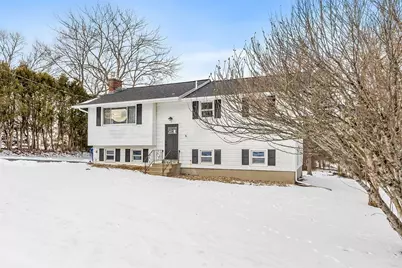 3 Fordham Dr, Milford, MA 01757 - Photo 2