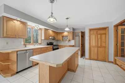 37 Wyndermere Pl, Ludlow, MA 01056 - Photo 6