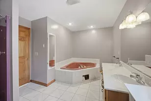 37 Wyndermere Pl, Ludlow, MA 01056 - Photo 24