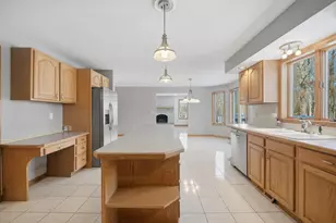 37 Wyndermere Pl, Ludlow, MA 01056 - Photo 8