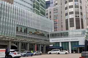 8 Whittier Pl, Boston, MA 02114 - Photo 28