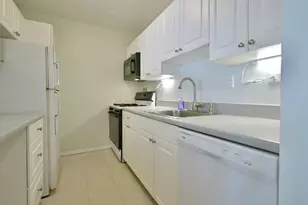 8 Whittier Pl, Boston, MA 02114 - Photo 10