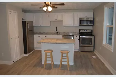 4 1st St #B, Sutton, MA 01590 - Photo 2