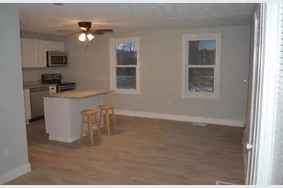 4 1st St #B, Sutton, MA 01590 - Photo 1