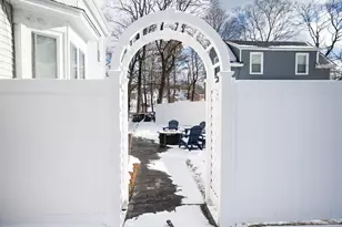 104 Union St, Franklin, MA 02038 - Photo 2