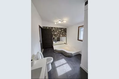 143 Royal St, Chicopee, MA 01020 - Photo 12