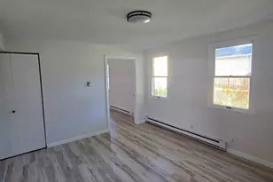 143 Royal St, Chicopee, MA 01020 - Photo 18