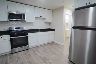 18 Waugh St #10, Lowell, MA 01850 - Photo 2