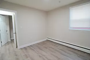 18 Waugh St, Lowell, MA 01850 - Photo 12