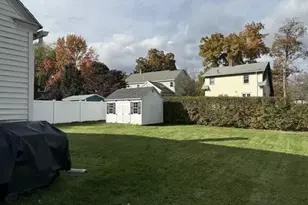 4 Benjamin Rd, Worcester, MA 01602 - Photo 2