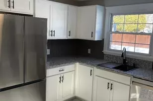 29 Valentine St, Agawam, MA 01001 - Photo 8