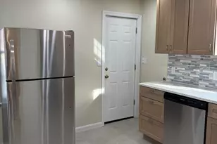 3 Heath St, Everett, MA 02149 - Photo 4