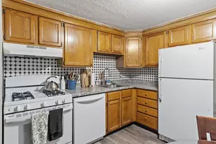 349 Hildreth St, Lowell, MA 01850 - Photo 4