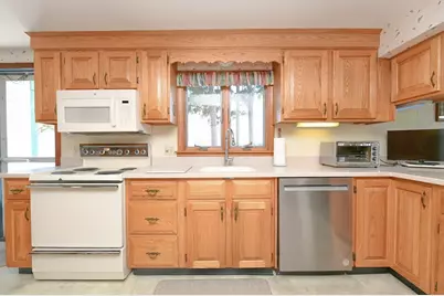 18 Gibbs Road, Bourne, MA 02562 - Photo 6