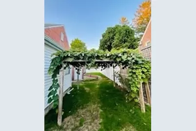 35 Butts St, Newton, MA 02464 - Photo 12