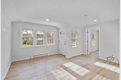 93 Sweetwater St, Saugus, MA 01906 - Photo 4