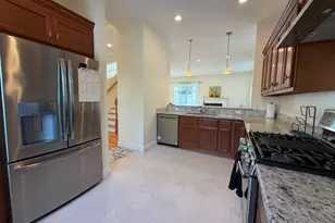 33 Boardwalk Dr, Andover, MA 01810 - Photo 8