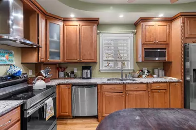 11 Round Hill St, Boston, MA 02130 - Photo 14