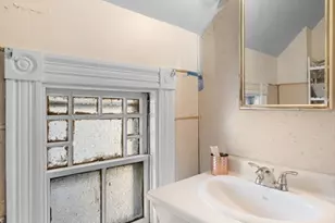 11 Round Hill St, Boston, MA 02130 - Photo 20