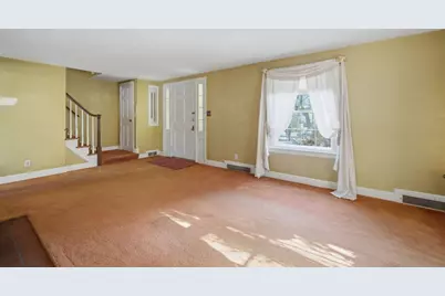 46 Puritan Cir, Springfield, MA 01119 - Photo 6