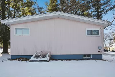 27 Thurston Pl, Fitchburg, MA 01420 - Photo 26