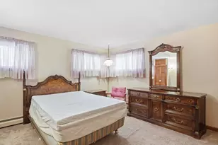 27 Thurston Pl, Fitchburg, MA 01420 - Photo 22