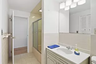 27 Thurston Pl, Fitchburg, MA 01420 - Photo 18