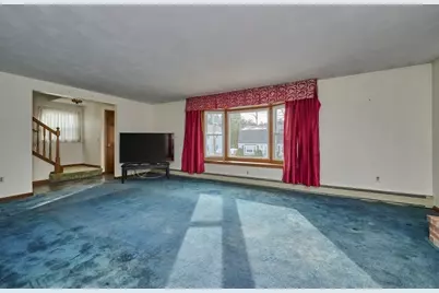 31 Walton St, Waltham, MA 02451 - Photo 8