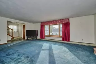 31 Walton St, Waltham, MA 02451 - Photo 8