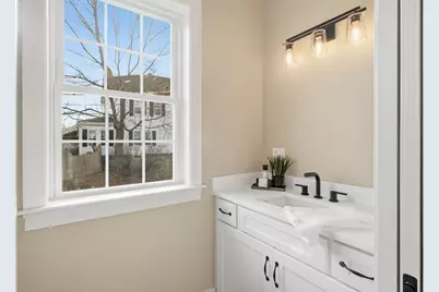 28 Arlington St, Woburn, MA 01801 - Photo 12