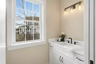 28 Arlington St, Woburn, MA 01801 - Photo 12