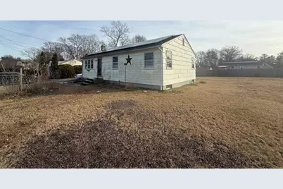 2 Bounty Rd, Oxford, MA 01540 - Photo 2
