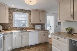 438 Old Bedford Rd, Concord, MA 01742 - Photo 2