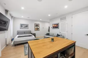 340 W 2nd St, Boston, MA 02127 - Photo 10